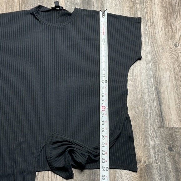 New Look Women’s Ribbed Black Short Sleeve Blouse with front Knot, size 6 - Picture 7 of 9